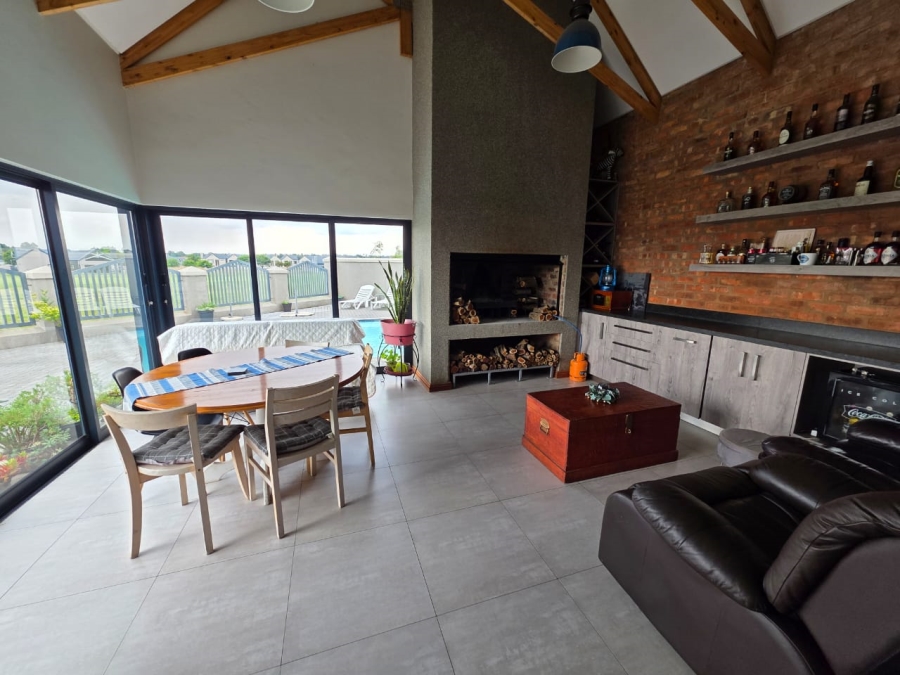 4 Bedroom Property for Sale in Heron Banks Golf Estate Free State